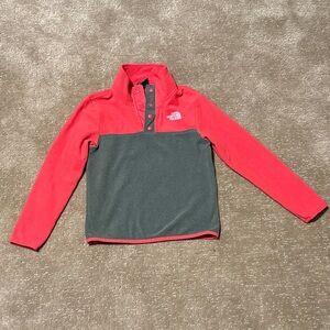 The North Face Kids' (Size S 7/8) Coral Red and Charcoal 1/4 Snap Fleece Top